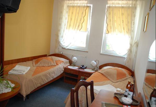 Hotel Restauracja Kaukaska Jadwiga Choroszy Wolsztyn Værelse billede