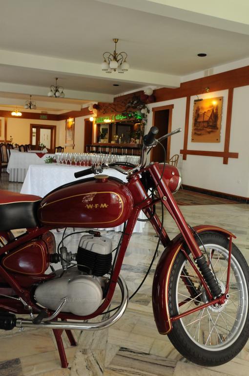 Hotel Restauracja Kaukaska Jadwiga Choroszy Wolsztyn Eksteriør billede