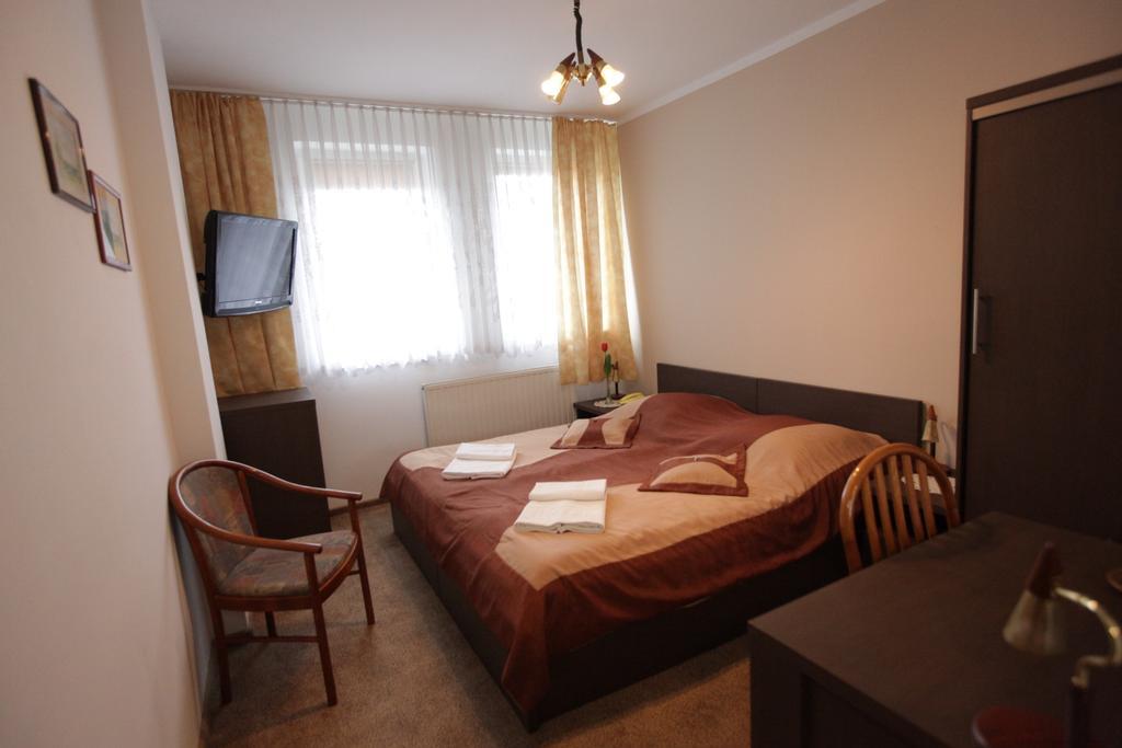 Hotel Restauracja Kaukaska Jadwiga Choroszy Wolsztyn Værelse billede
