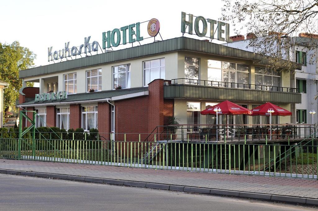 Hotel Restauracja Kaukaska Jadwiga Choroszy Wolsztyn Eksteriør billede
